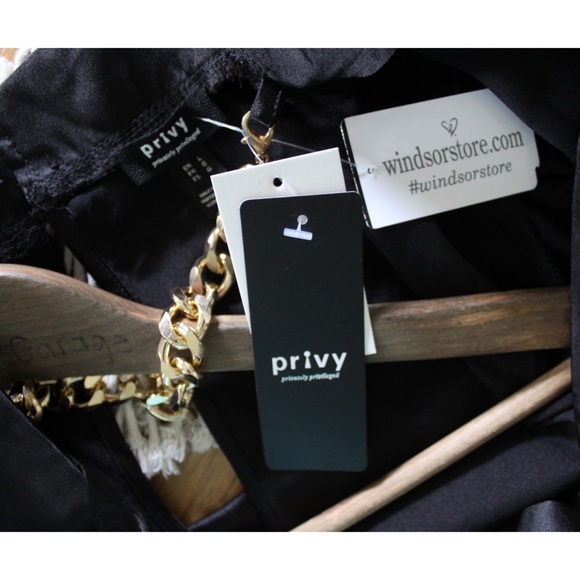 Privy Privately Privileged NWT Black Faux Satin Wrap Cropped Top with Gold Chain - Picture 10 of 10
